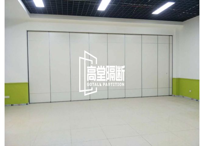 折疊式活動隔斷如何成為空間分隔大師